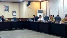 Caption: RDP DPRD Babel bersama Direksi BUMD Babel, Selasa 28/7/2026.
