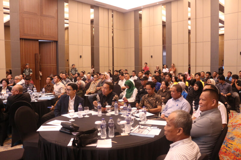 Caption: Peserta Diskusi Publik saat mendengar paparan para narasumber, Aston Emidary Bangka Hotel dan Conference Center, Sabtu (7/2/2026)