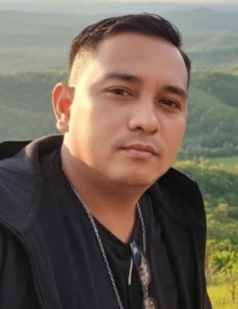 Caption: Muhamad Zen